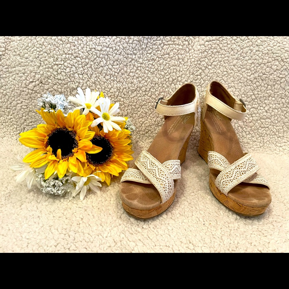 Tom’s Summer Wedge Heels size 7.5